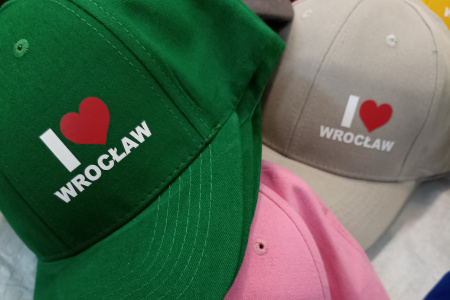 Czapki 3 sztuki z nadrukiem love